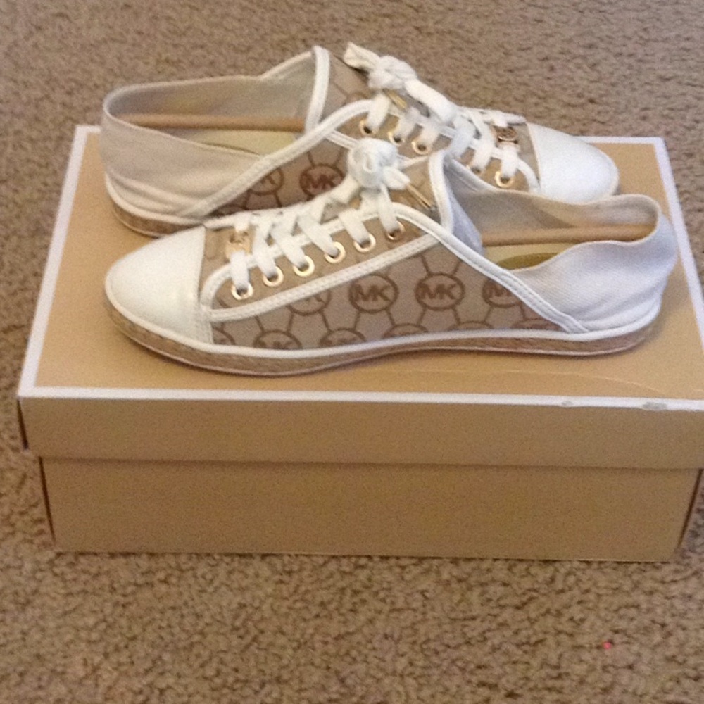 Michael Kors Sneakers Size 7